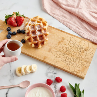 Personalised Mother's Day Birth Flower Serving Board - Sunday's Daughter