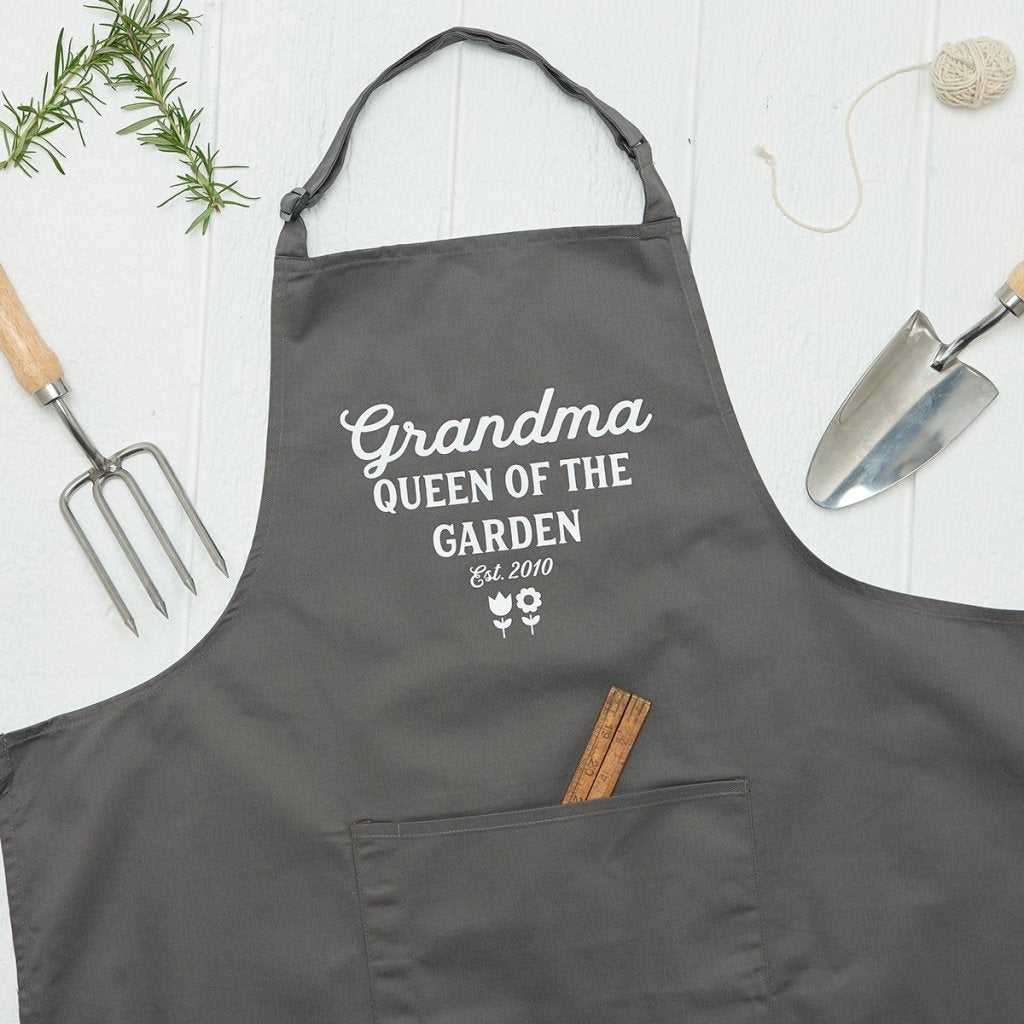 Personalised Queen Of The Garden Apron - Sunday's Daughter